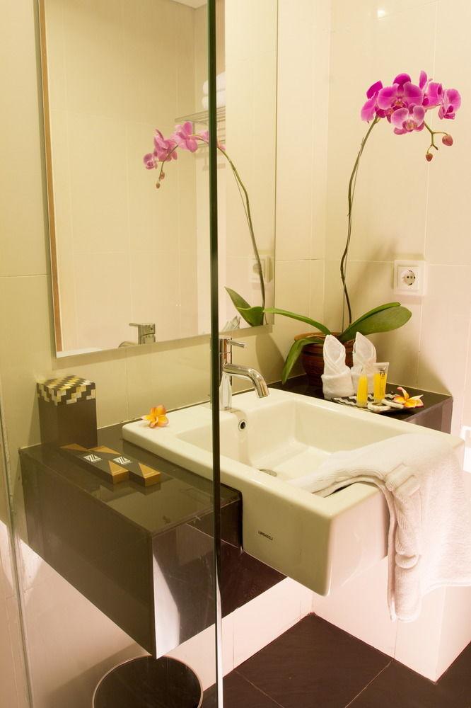 Ping Hotel Seminyak Kültér fotó