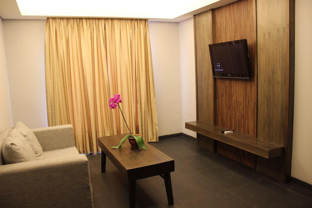 Ping Hotel Seminyak Kültér fotó