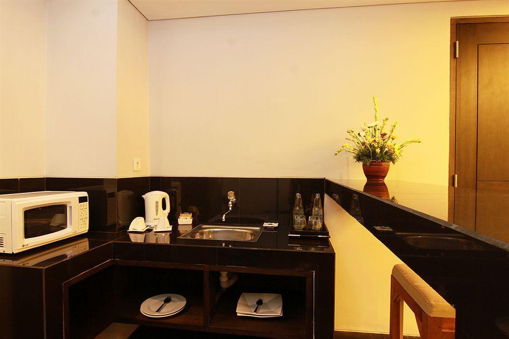 Ping Hotel Seminyak Kültér fotó