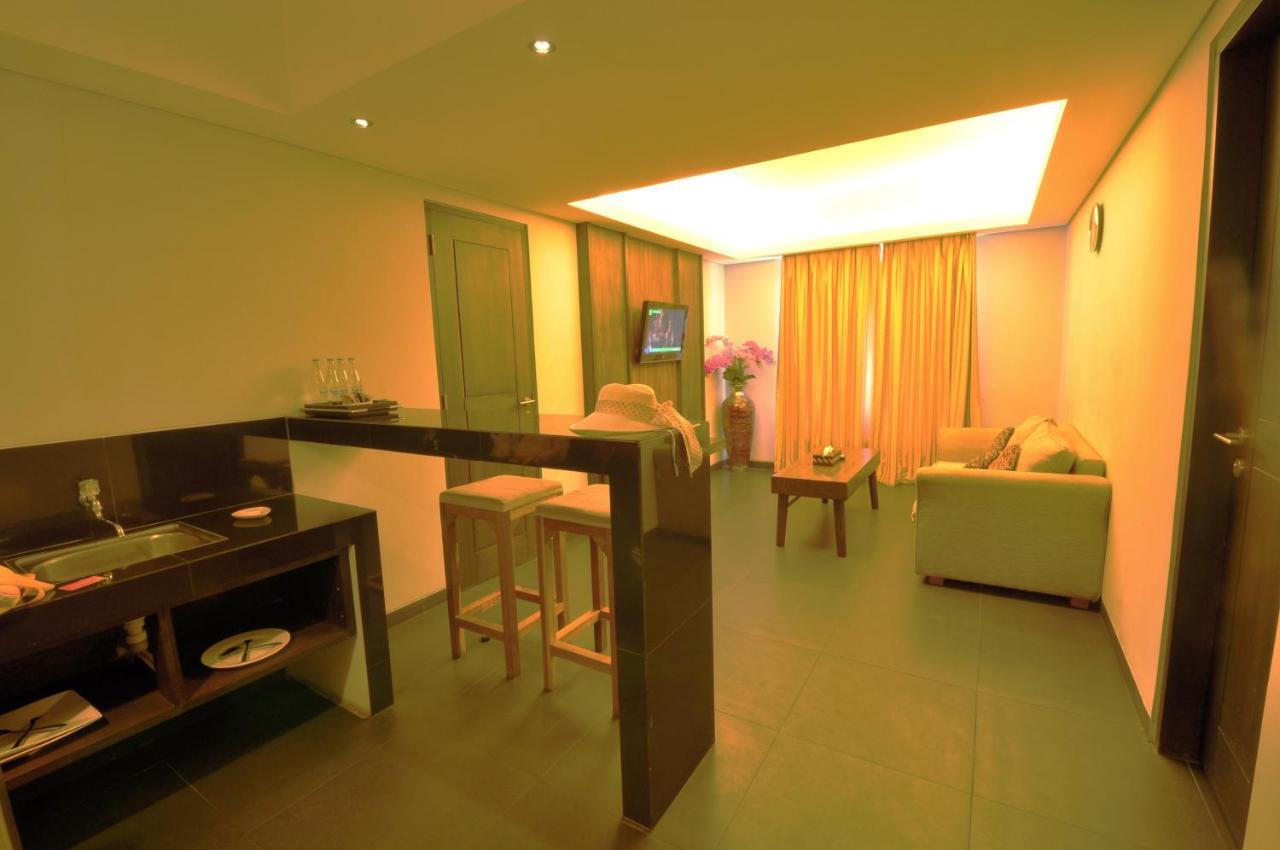 Ping Hotel Seminyak Kültér fotó