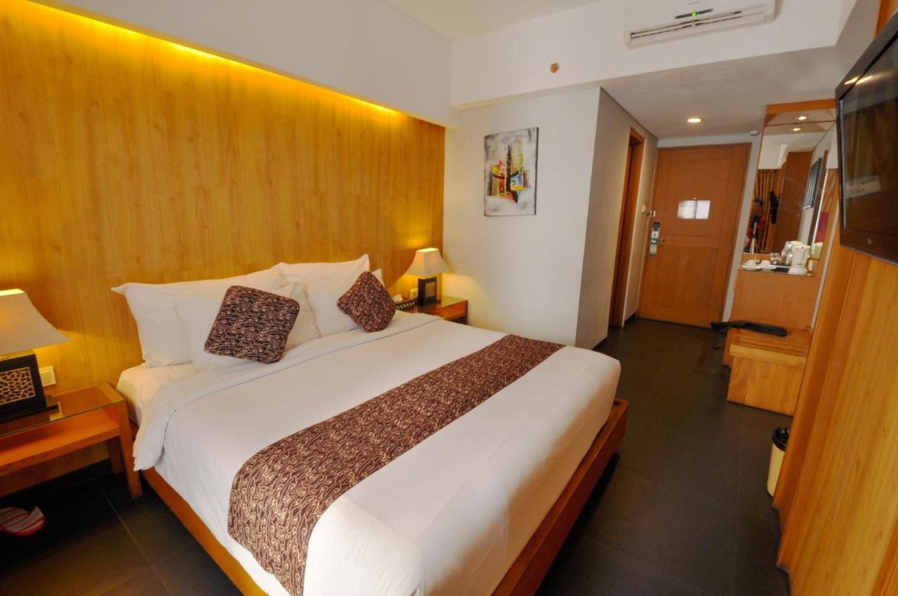 Ping Hotel Seminyak Kültér fotó